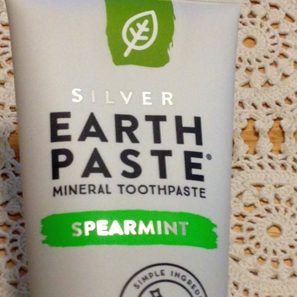 Earthpaste with Silver - detoxifying toothpaste - Picture 2 of 7